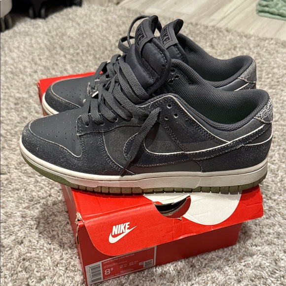 Nike Men's Dark Gray Sneakers - Picture 1 of 3